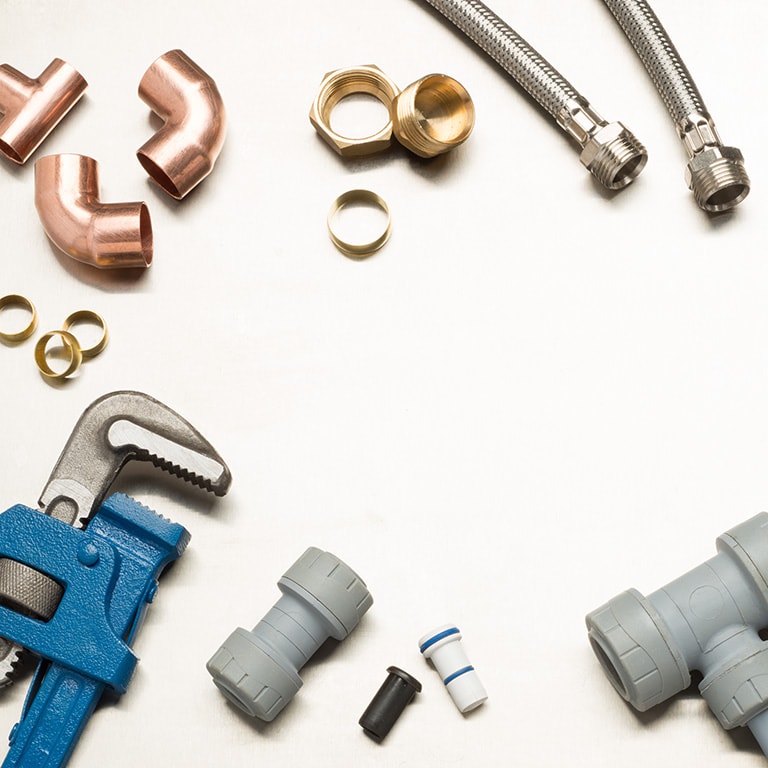 Tube et raccord d'alimentation